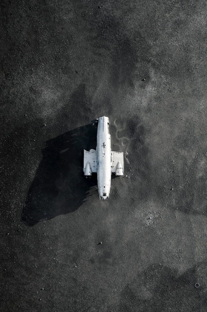 @florianhoferphoto and Icelandic plane