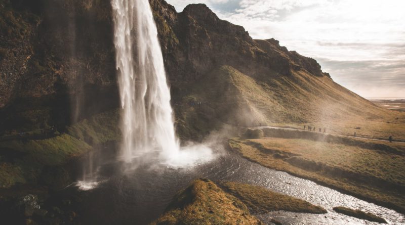 @cometwanders and Iceland waterfall