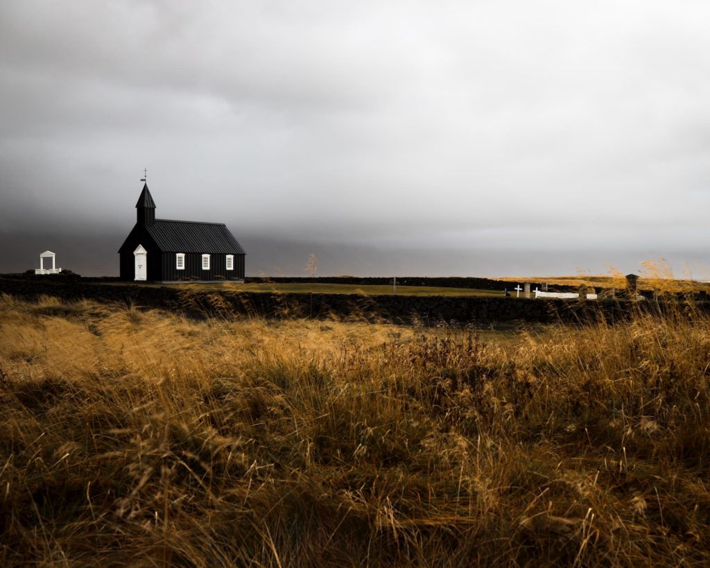 @to.fl0w and Icelandic church