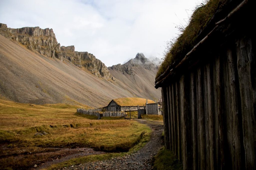 @anapl_fotografia and Icelandic Cabin