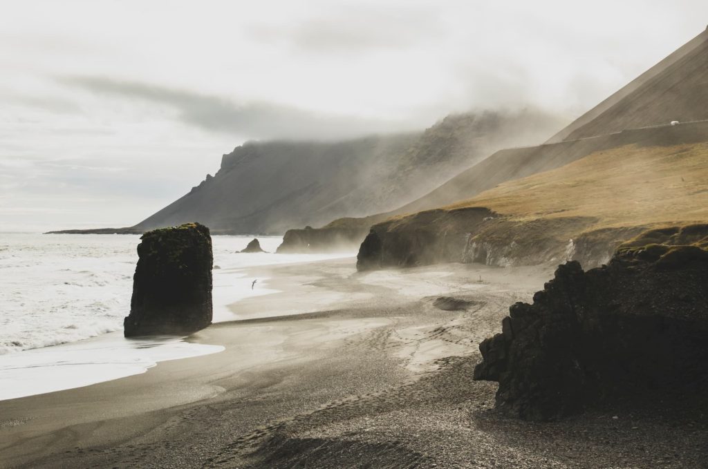 @anapl_fotografia and Icelandic beach rocks