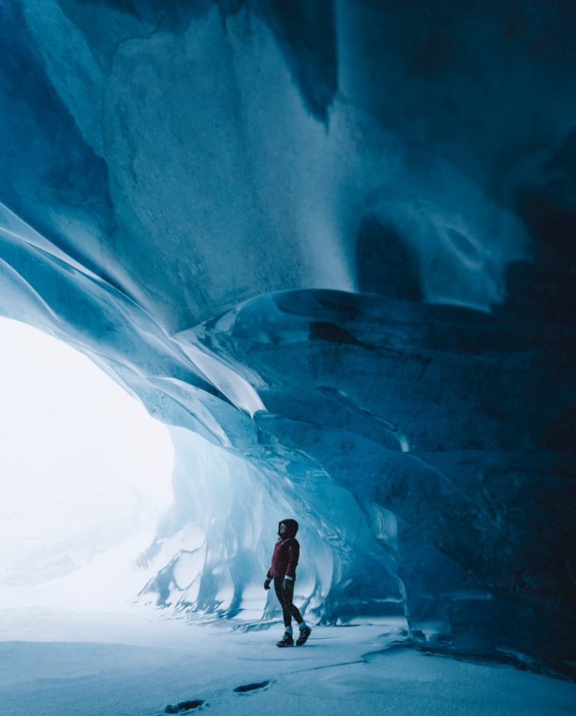 @thewandertravels_Icelandic_cave