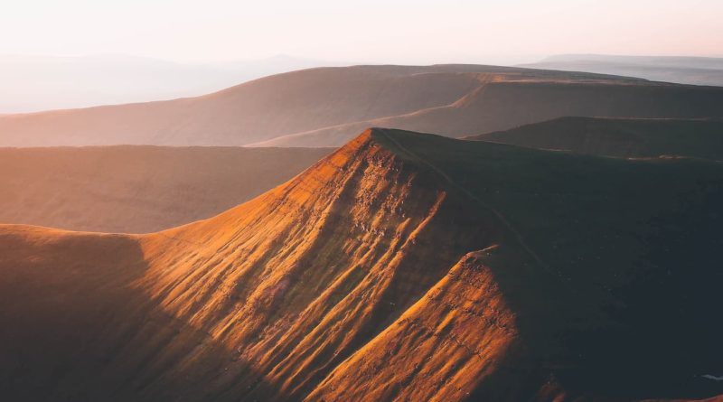 Red Top - Wales - Pen y Fan - Ross Lloyd