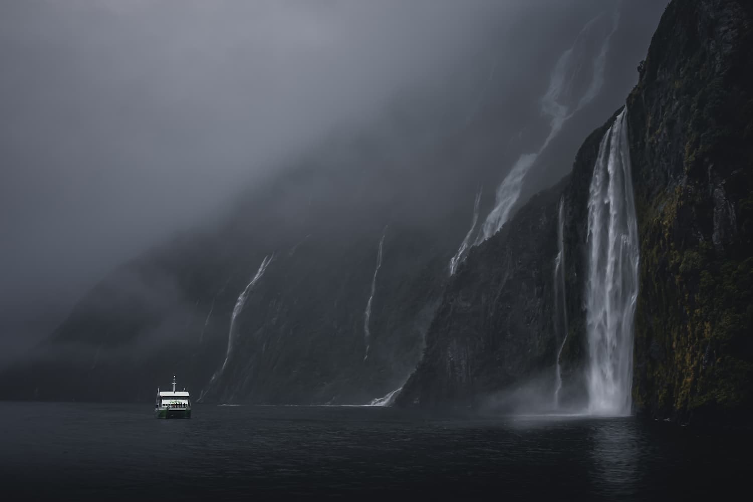 @farblos.story, Milford Sound, New Zealand
