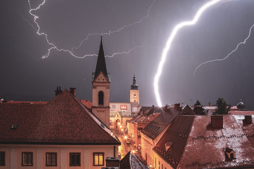 @bruno.fantulin, Storm in Zagreb, Croatia (closest lightning strike I've ever captured), Bruno Fantulin