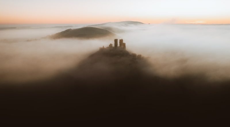 @framesbyben_UK_CorfeCastle_Dorset_Ben(Landscape)