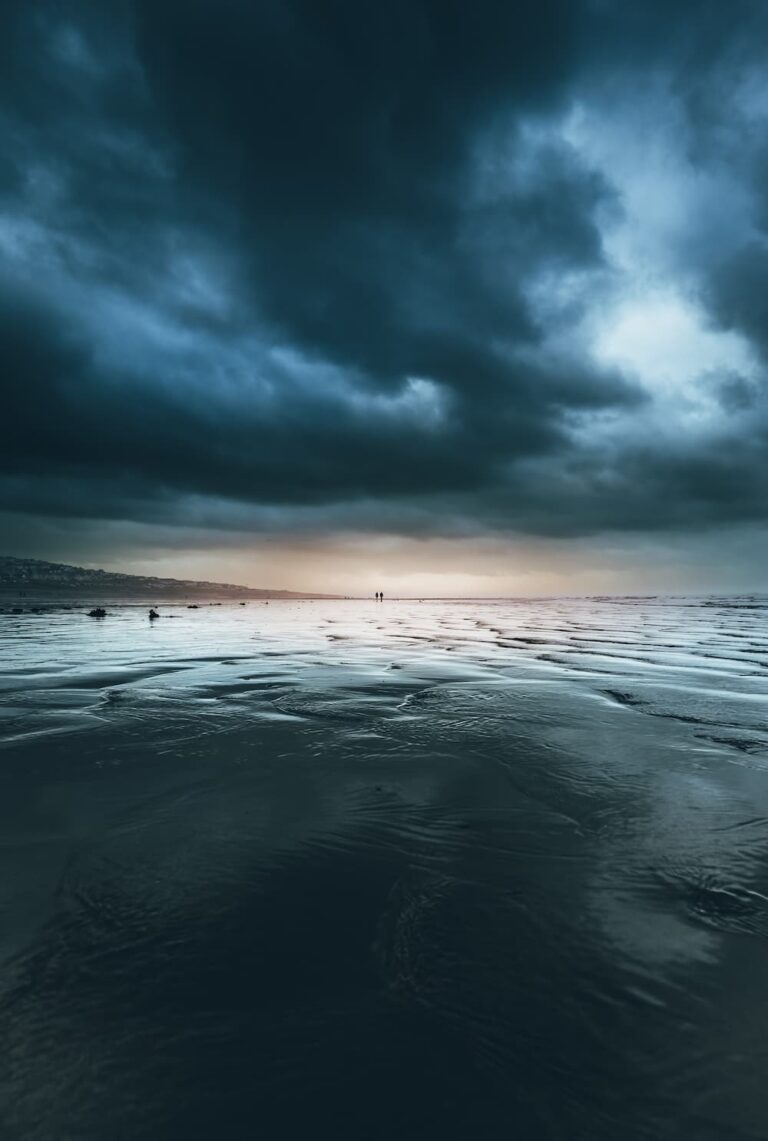 Wales - Ogmore by Sea - @iamcorm (1)