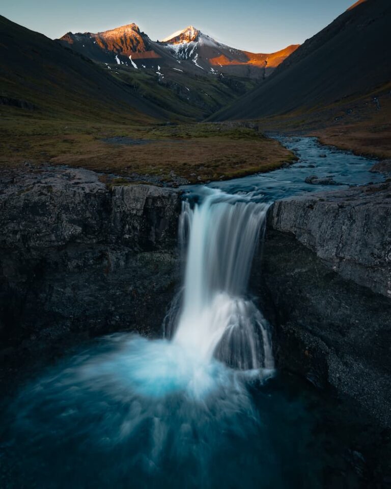 8. Iceland-Skutafoss Waterfall-Wayne Pearey-wander_with_wayne