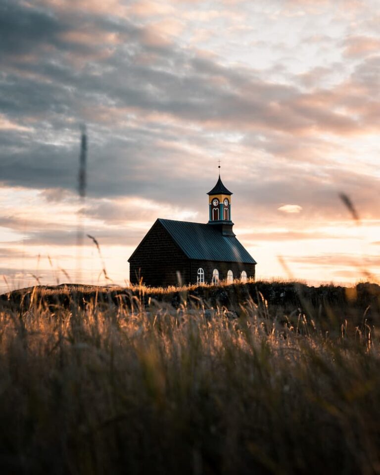 @buerklestories_Hvalsneskirkja_Iceland